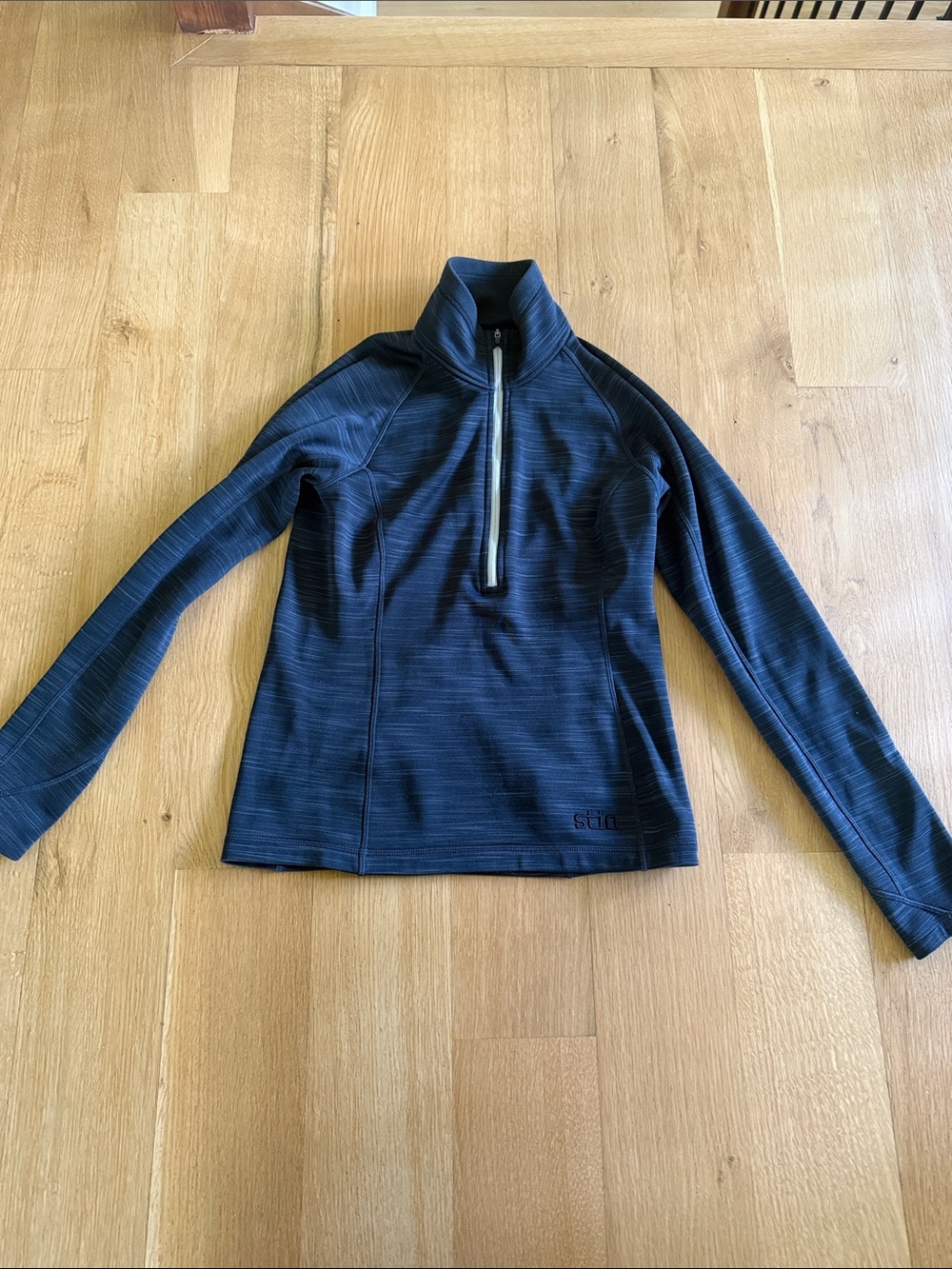 Women’s half zip Stio pullover